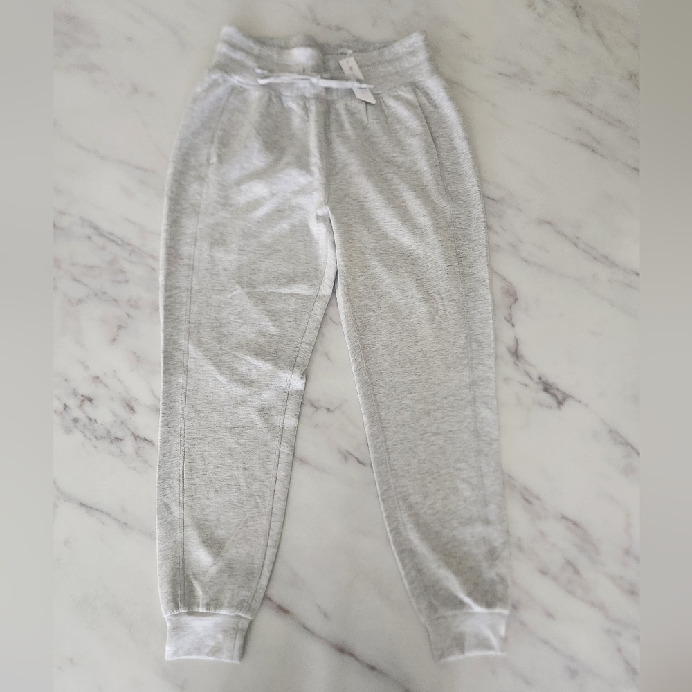 Travis Mathew Women's Skyloft Tie Jogger size Medium - Picture 2 of 8